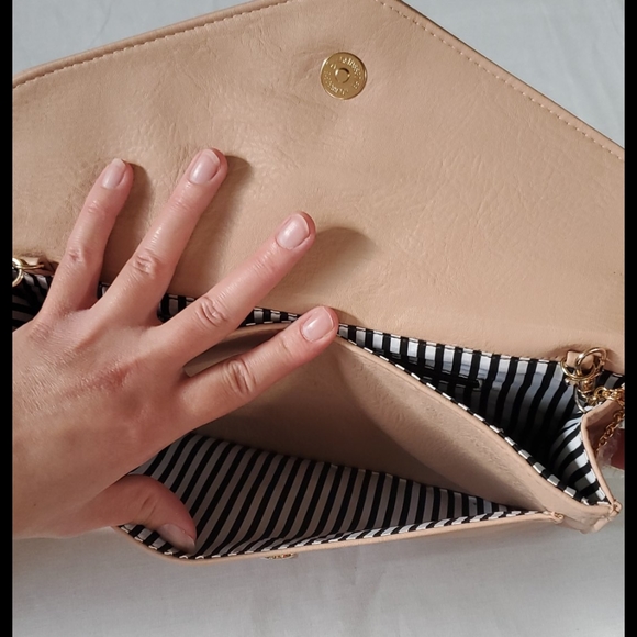 Charming Charlie cream clutch - Picture 6 of 8